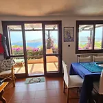 La Terrazza Sul Mare - Panoramic Overlooking Sea And Caprera Island In A Quiet Residential Area - 150 Mt From The Sea بيت للعطل