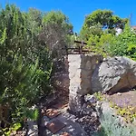 La Terrazza Sul Mare - Panoramic Overlooking Sea And Caprera Island In A Quiet Residential Area - 150 Mt From The Sea بيت للعطل لا ماداّلينا