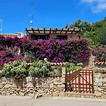 بيت للعطل La Terrazza Sul Mare - Panoramic Overlooking Sea And Caprera Island In A Quiet Residential Area - 150 Mt From The Sea *